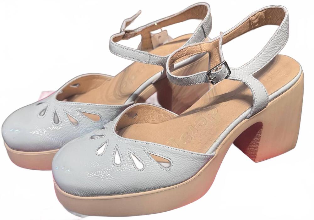 NEW WONDERS women's aura sandal in teal